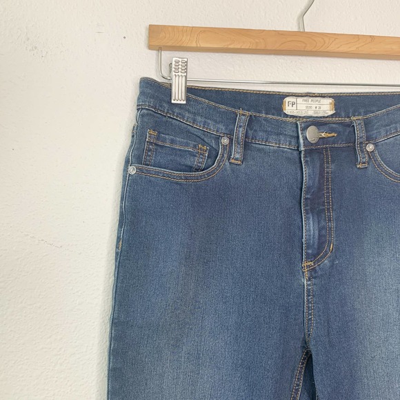 Free People Dark Wash Blue Stretch Denim Jeans Women's Size 29 - Picture 2 of 8